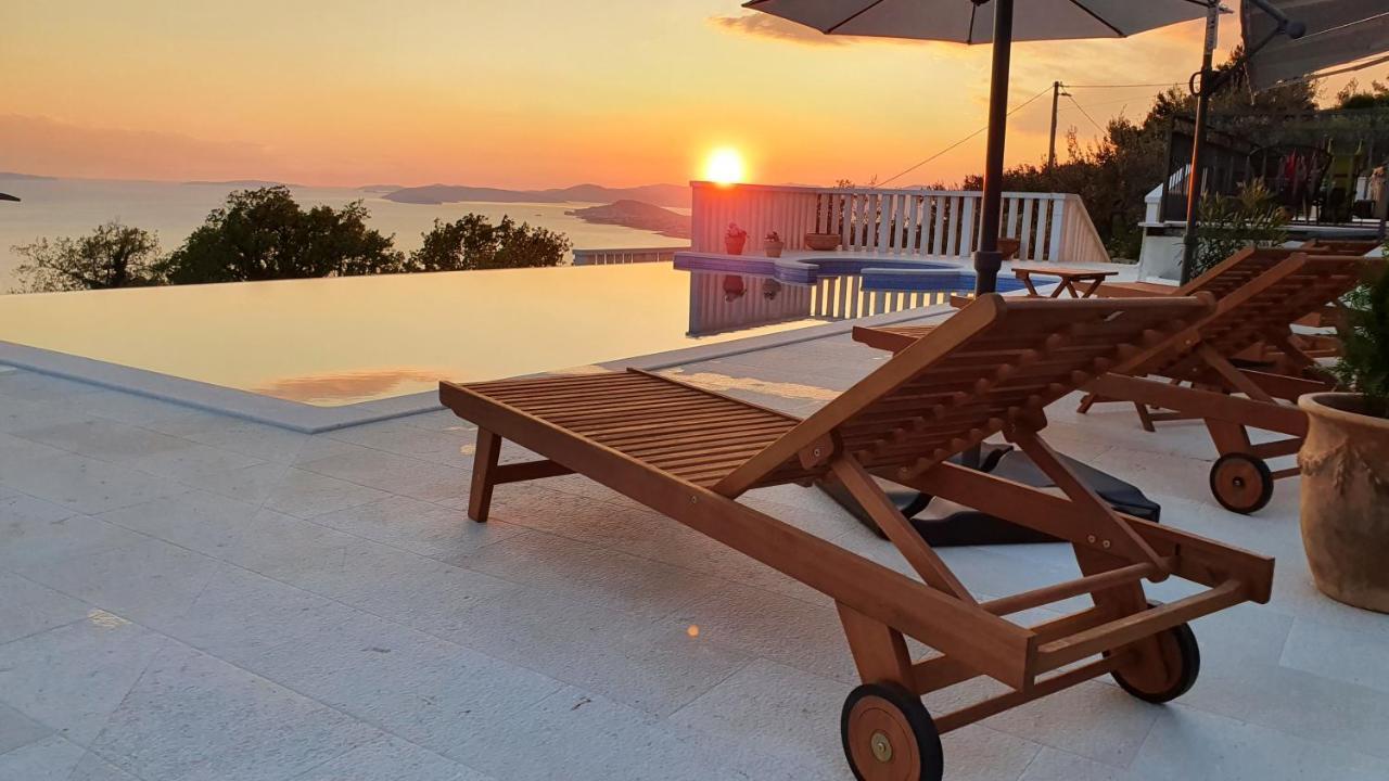 Sea View Luxury Apart Hotel Villa Conte With Swiming Pool And Romantic Spa Podstrana Esterno foto
