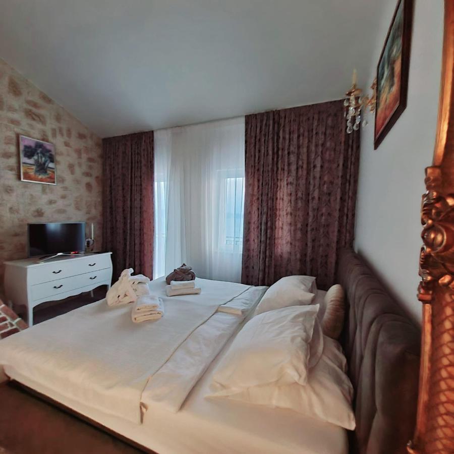 Sea View Luxury Apart Hotel Villa Conte With Swiming Pool And Romantic Spa Podstrana Esterno foto