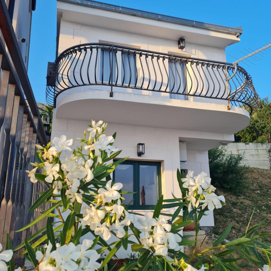 Sea View Luxury Apart Hotel Villa Conte With Swiming Pool And Romantic Spa Podstrana Esterno foto