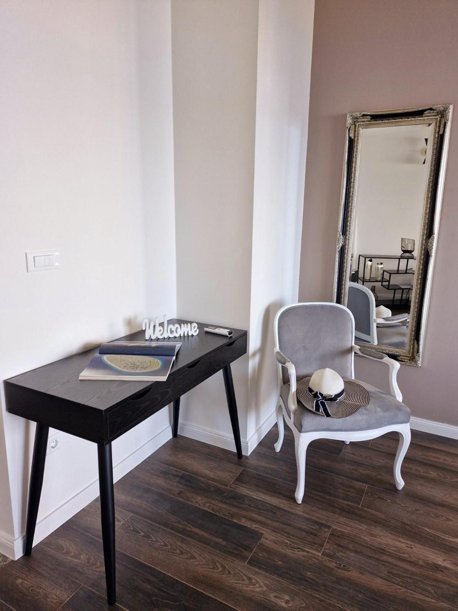 Sea View Luxury Apart Hotel Villa Conte With Swiming Pool And Romantic Spa Podstrana Esterno foto